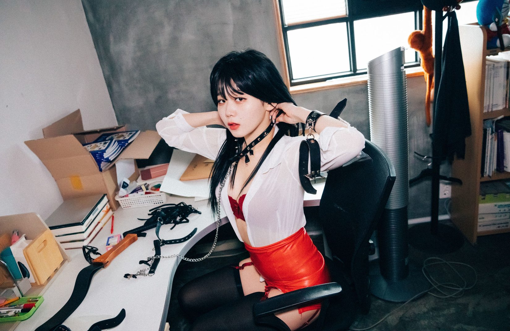 @  ϺLoozyͼ Office  slave Zia 칫ū 4ҳ 